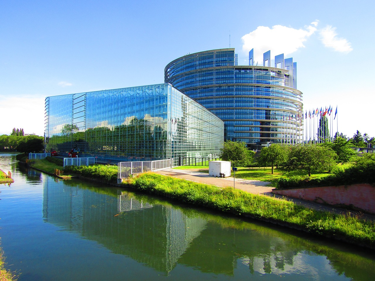 EU dispatch: European Parliament urges Council to determine whether Hungary has breached the rule of law before holding rotating presidency