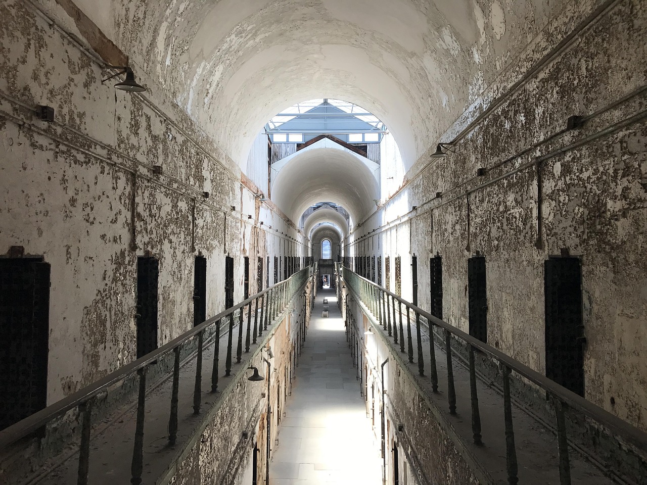 Rights group calls for investigation into detainee conditions in Russia and Azerbaijan