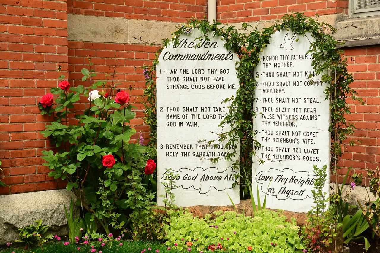 Alabama House approves bill requiring Ten Commandment displays in public schools